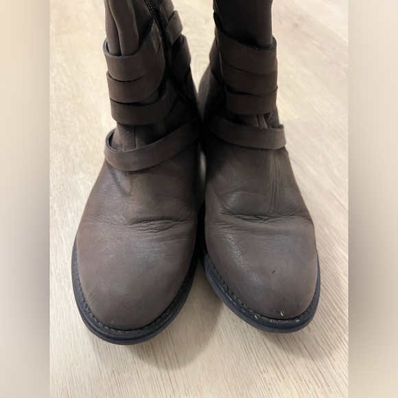 Steve Madden Albany Boots - Picture 6 of 11